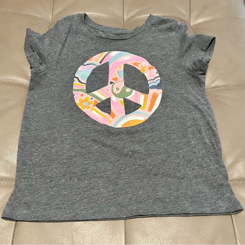 Old navy girls small peace sign groovy grey t shirt